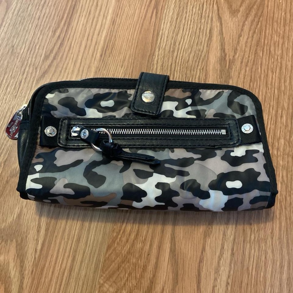 Camouflage makeup bag
